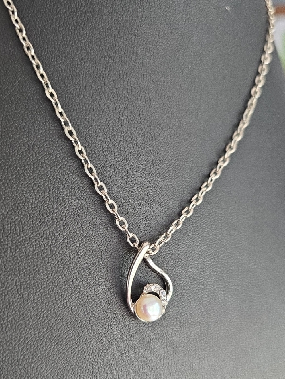 Silver Pearl Drop Necklace - White Pearl
